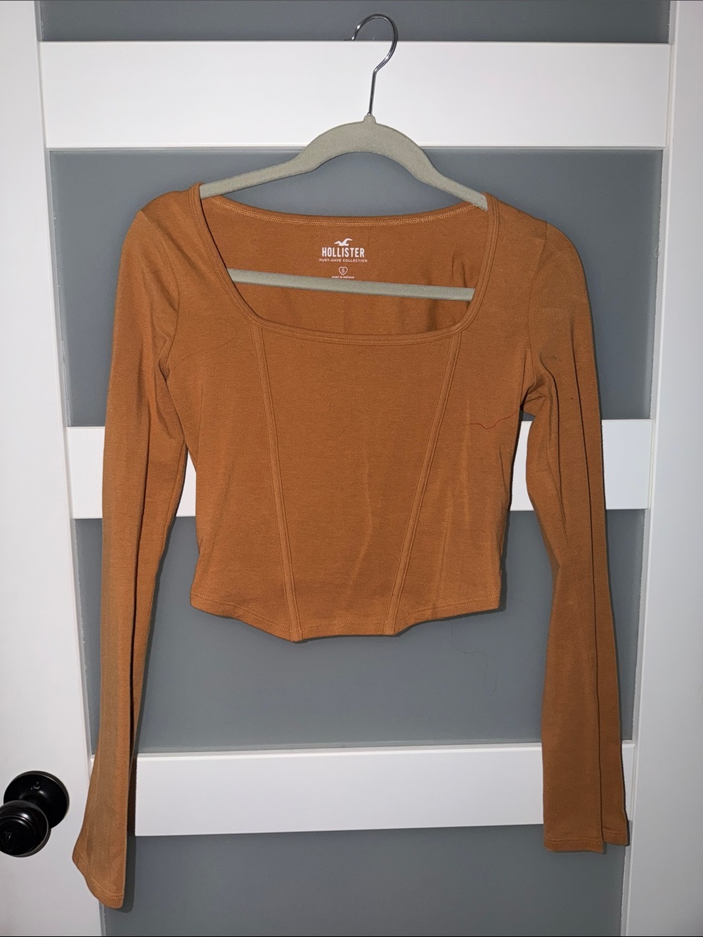 Hollister Long-Sleeve Square Neck Crop Top - Rust Brown